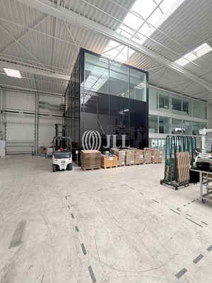 Innenansicht Halle - JLL