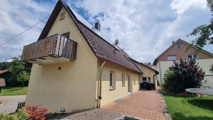 Seitenansicht mit Terrasse