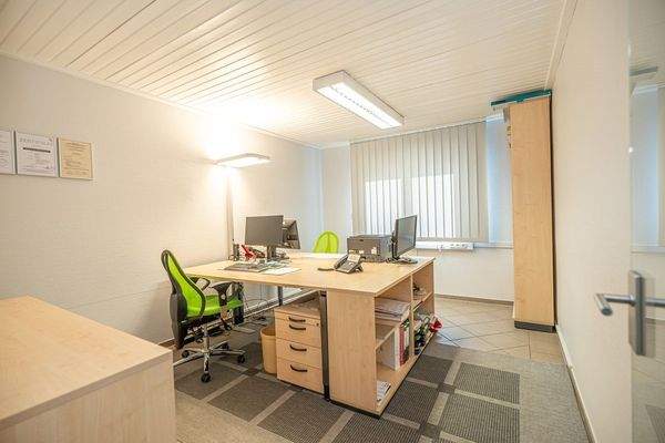 Klassischer Arbeitsbereich für zwei Personen