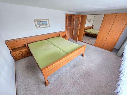 Großes Schlafzimmer OG