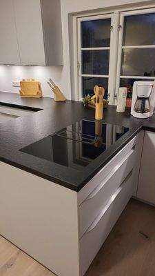 hochmoderne Einbauküche