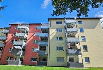 Hausansicht mit Balkon.jpg