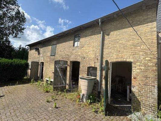 Stallgebäude mit 3 Räumen