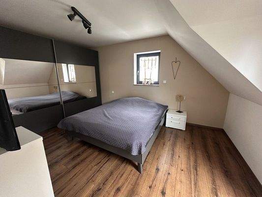 Elternschlafzimmer (DG)