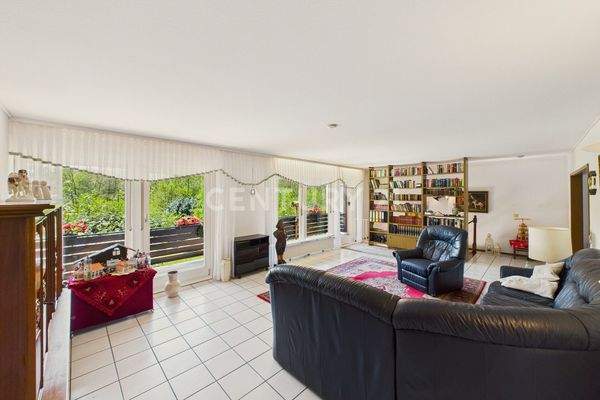 Gegenseite des Wohnzimmers 