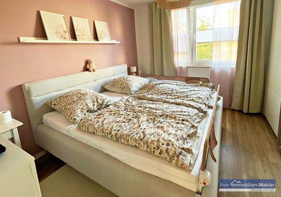 Schlafzimmer Wg. 1.OG rechts