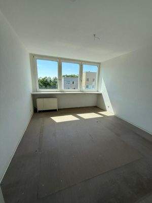 WhatsApp Image 2025-05-15 at 09.58.08 (1)