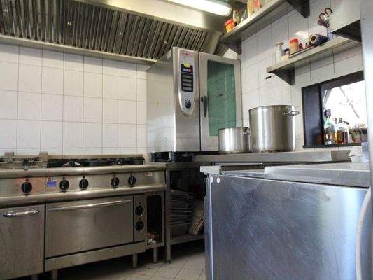 Teilansicht 2 der Küche