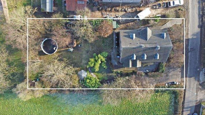 Gesamtgrundstück ca. 24m x 55m