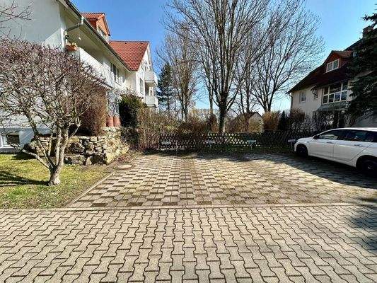 PKW Stellplatz zur Wohnung