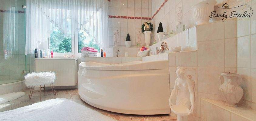 OG Master-Badezimmer.jpg