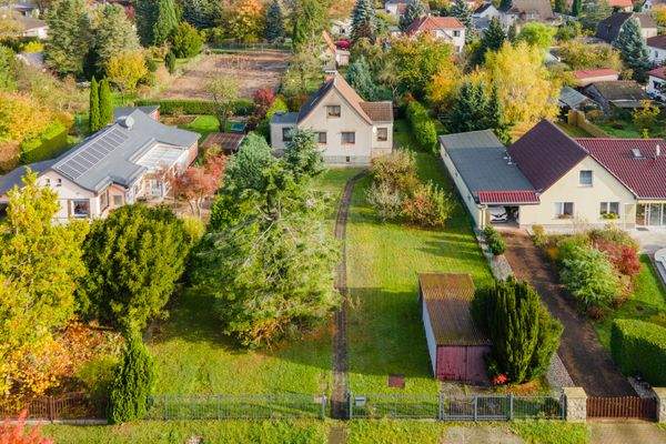 Haus mit großem Grundstück