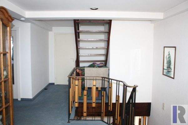 Treppenaufgang und Flur