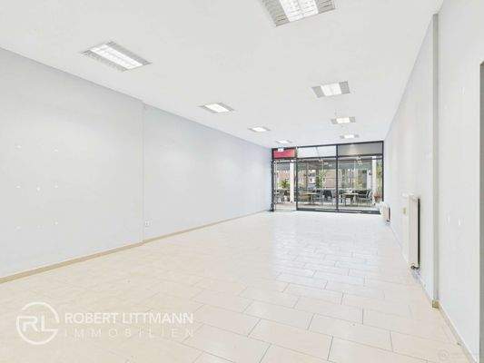 CAM04259G0-PR0079-STILL001