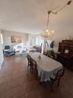 Wohnzimmer Obergeschoss Bild 4.jpeg