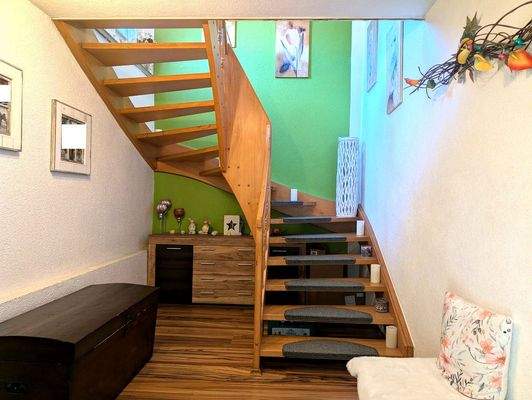 Haus 2 - EG Flur zum Obergeschoss