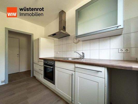 Küche: Aufgeräumt, schlicht und funktional – hier wird Kochen zum entspannten Teil des Alltags