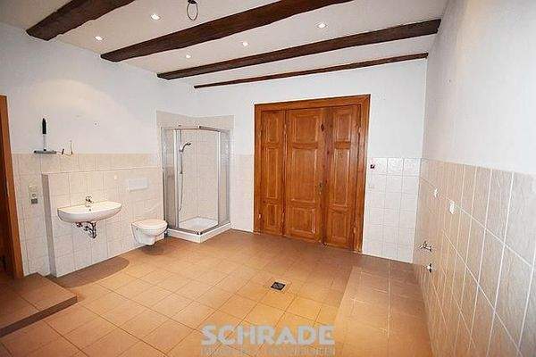 Hauswirtschaftsraum mit Badausstattung