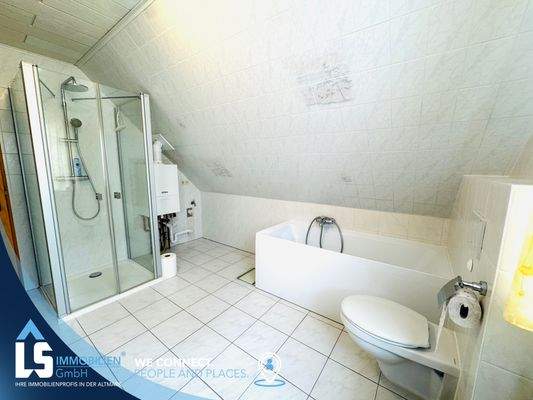 Badezimmer im Obergeschoss