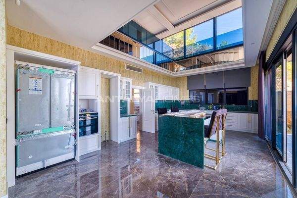 Manor House with Private Pool Near Beach in Kargicak Alanya