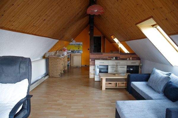 20 - Offene Küche nebst Wohnzimmer