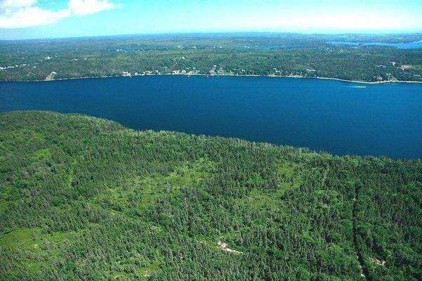 Blick über das Land Bildmitte