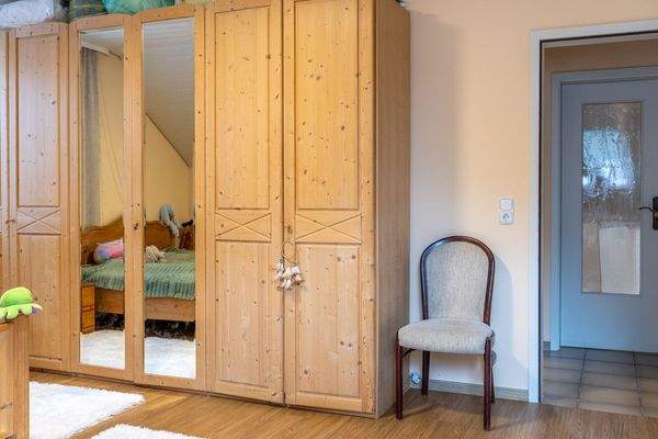 Großzügiges Wohnhaus mit Garten, Wintergarten & PV – ruhig gelegenes Raumwunder