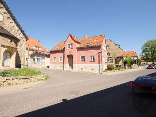  [*]  Repräsentativ im ORTSKERN gelegen