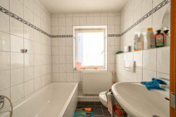 Dusch- und Wannenbad DG rechts