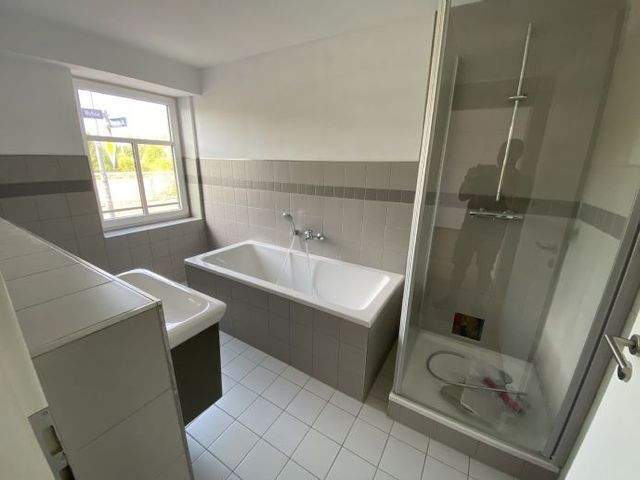 Projektierte 4-Zimmerwohnung mit EBK und großem Balkon und Fußbodenheizung zu vermieten! - Photo 4