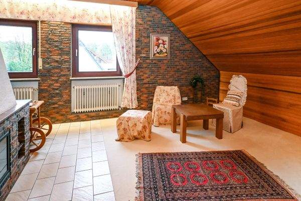 Wohn- oder Schlafzimmer Dachgeschoss (NF)