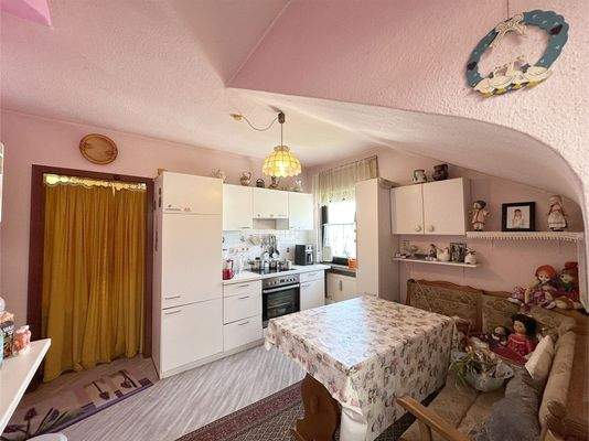 Küche in der Wohneinheit im 1. Obergeschoss