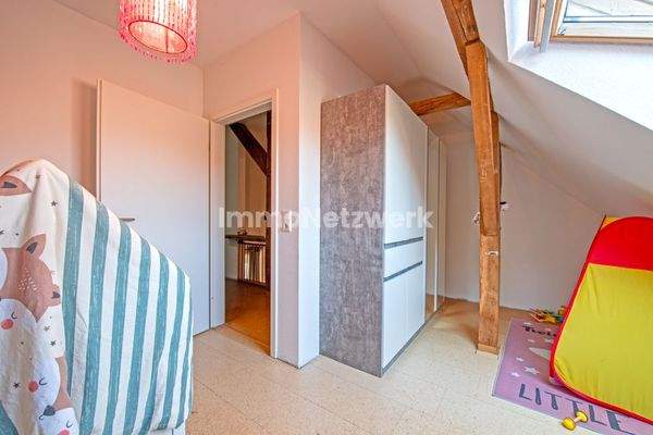 Kinder- oder Arbeitszimmer 