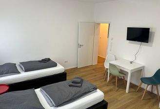 12 2 Wohnen auf Zeit in Stuttgart Obertürkheim Wohnung 2.jpeg