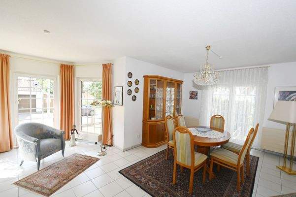 EG, Esszimmer mit Erker