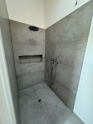 Dusche Master Badezimmer DG.JPG