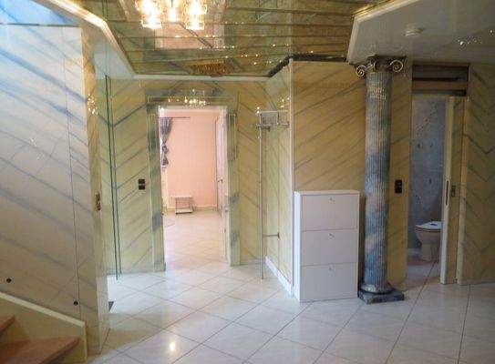 6-Erdgeschoss-Eingang-Diele+Blick Zimmer.JPG