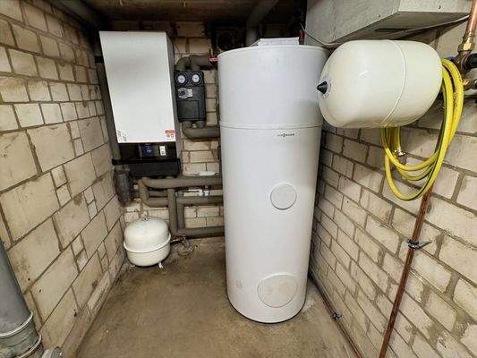 Modernste Heizungstechnik mit Wärmepumpe