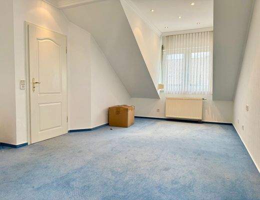 Großes Schlafzimmer