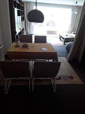 Wohnzimmer mit Blick zur Terrasse