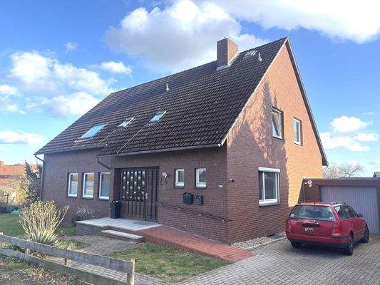 Vorder- und Seitenansicht