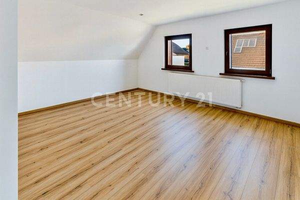 Kinderzimmer – Blick vom Eingang auf die Raumaufteilung