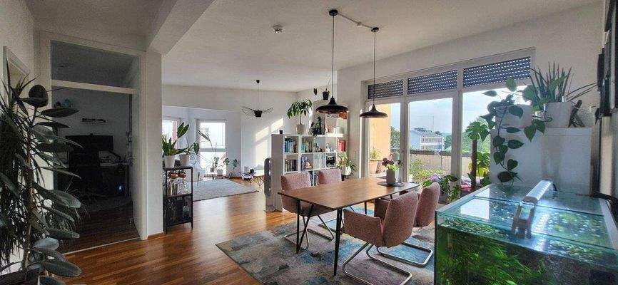 OFFENER WOHN- UND ESSBEREICH