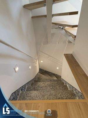 EG Treppenhaus in den keller