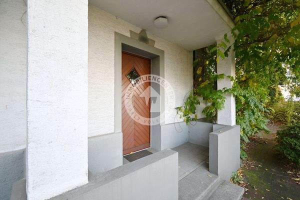 Hauseingang (Blick 2)