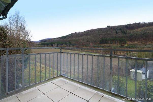 Überdachter Balkon mit Fernblick