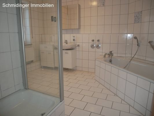 Badezimmer mit Fenster