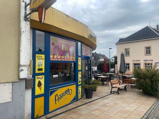 Straßenverk. u. Terrasse