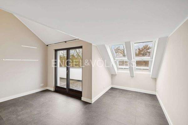 Weitere Ansicht Zimmer 2 im Dachgeschoss