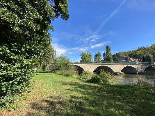 großzügiger Garten